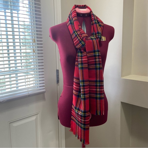 Le chateau unisex red multicoloured plaid made in Korea scarf. Used. - Picture 1 of 8
